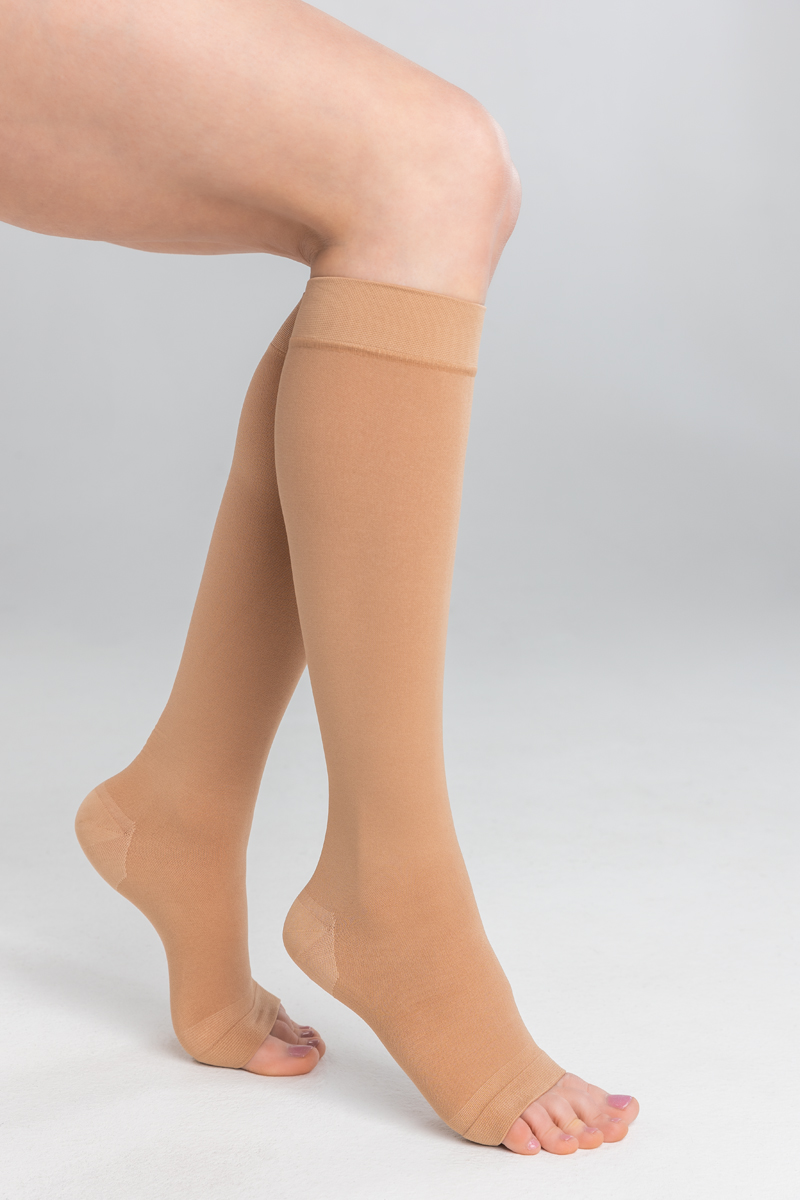 Medicīniskās kompesijas pusgarās zeķes ar kokvilnu bez pirkstu daļas, Modelis AD209 Cotton – II kompresijas klase 23-32 mm Hg